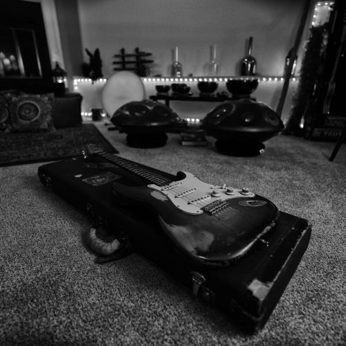 Kelly Richey - Thoughts and Thumbnails - I Grew Up Playing Guitar - My Old Fender Stratocaster