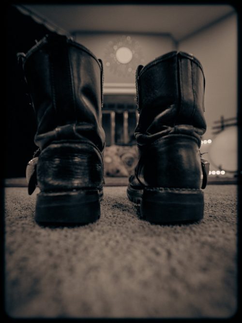 Kelly Richey - Thoughts and Thumbnails - I Grew Up Playing Guitar - Some Boots You Never Get Rid Of