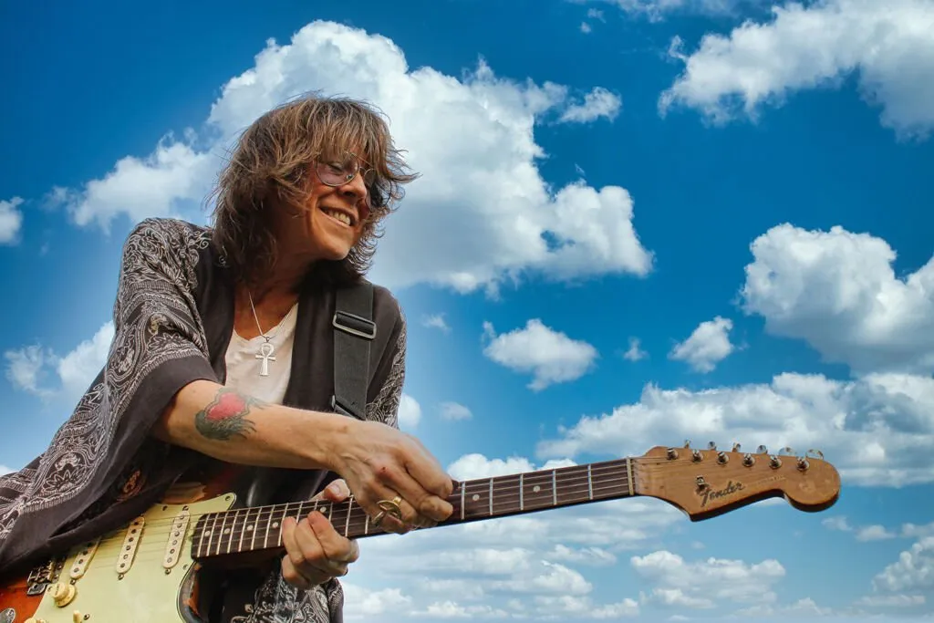 Learn to Play Guitar with Kelly Richey
