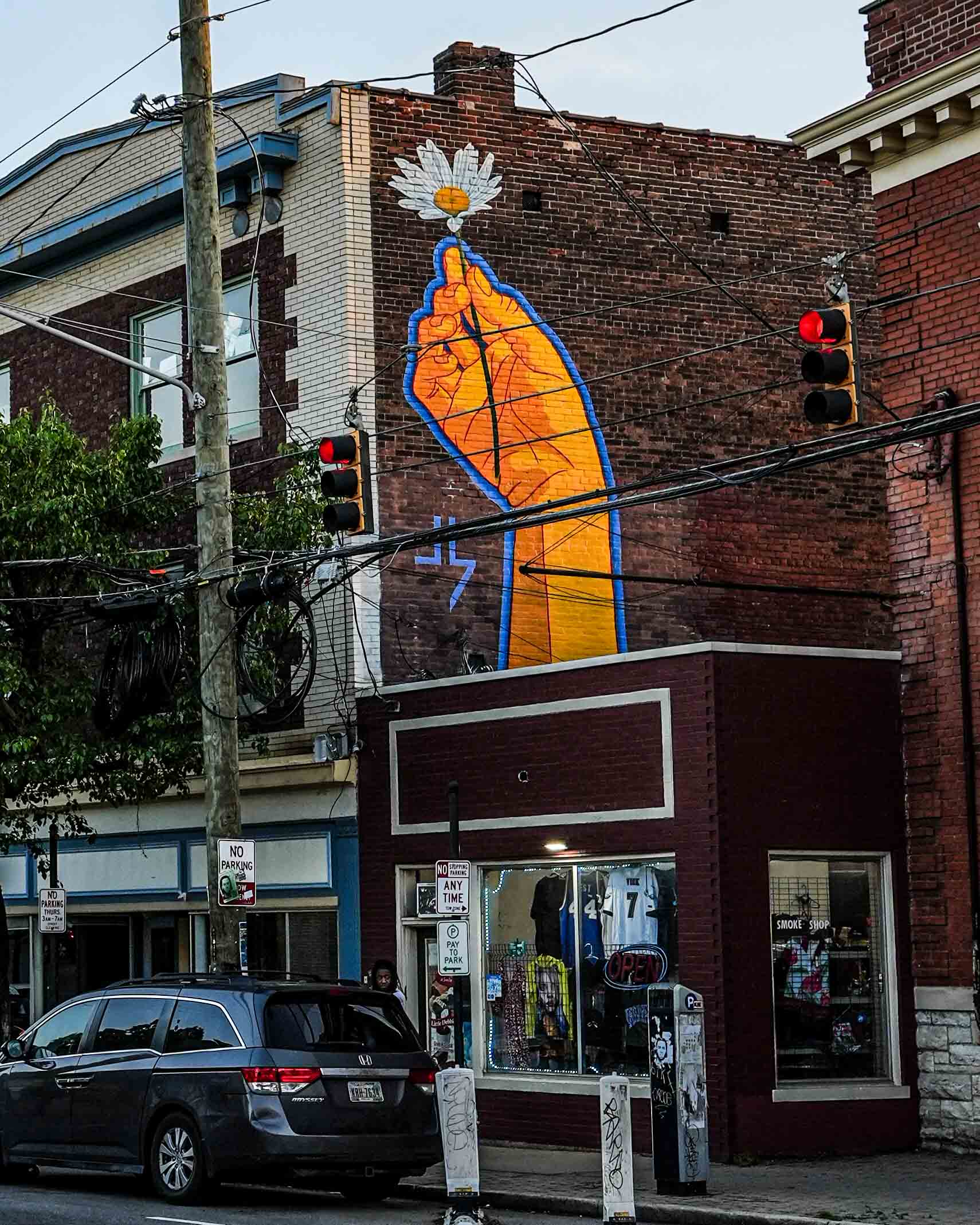 Plastic Statue of Liberty in Northside Cincinnati storefront window – Kelly Richey street photography