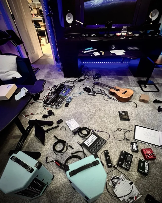 Musician's Creative Journey - Building an acoustic guitar pedalboard